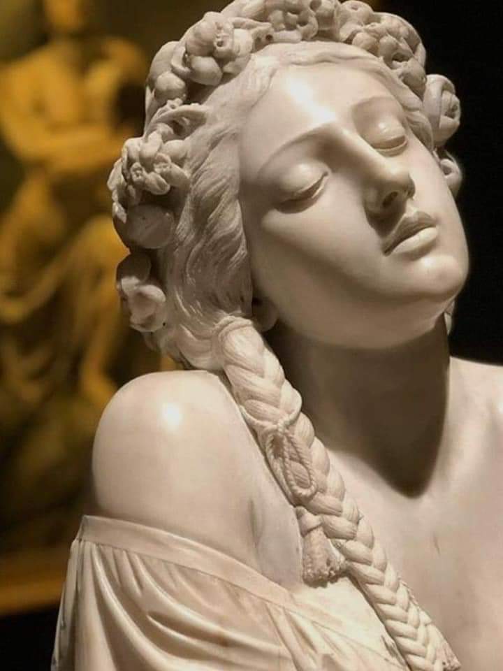 'La sposa dei Sacri Cantici' dettaglio scultura in marmo di Gaetano Motelli (1806-1858). Musei Civici di Monza.