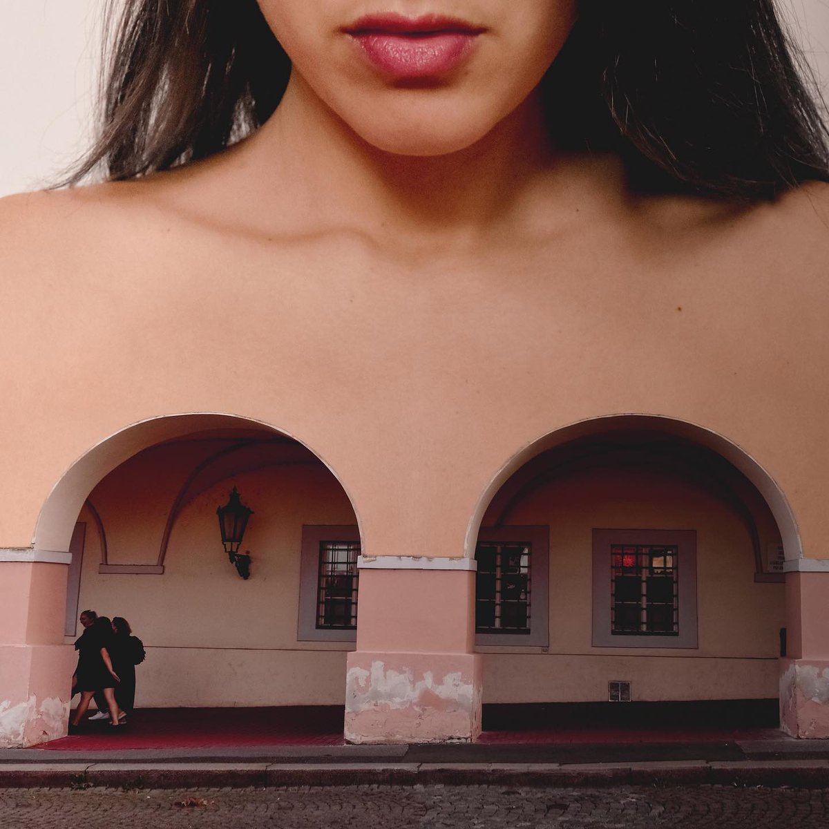 aDisenoMX's tweet image. La fotógrafa suiza Monica Carvalho (@mofart_photomontages [IG]) tiene el objetivo de elevar el significado de los objetos cotidianos; de convertir lo ordinario en extraordinario. 

#design #diseño #photography #photomontages