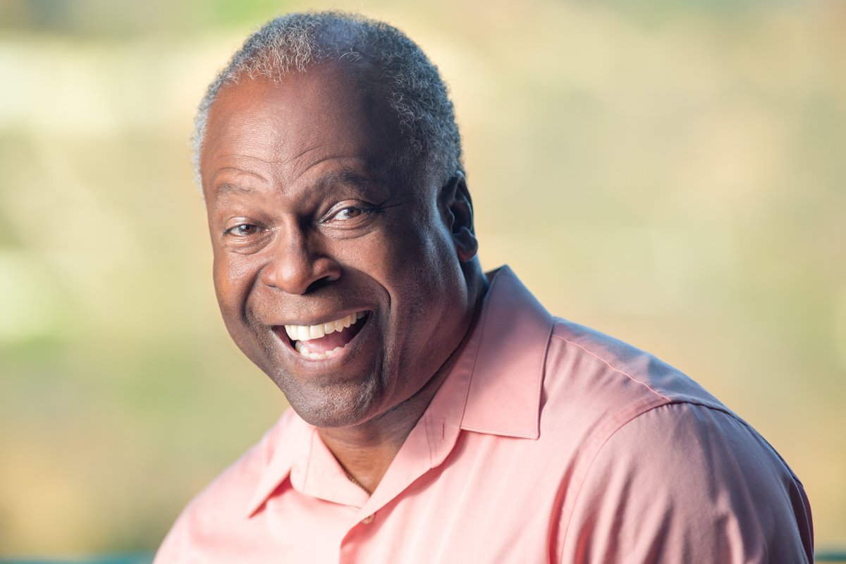 Cal_Maritime's tweet photo. Our next Cal Maritime alumni feature for #BlackHistoryMonth is @kimestes, principal at the Estes Group and an Emmy Award-winning actor. 
Mr. Estes' maritime career includes more than two decades at ARCO/BP, first sailing and achieving the rank of chief engineer. ⚓️🌎⚙️ https://t.co/5LOib1IvG2