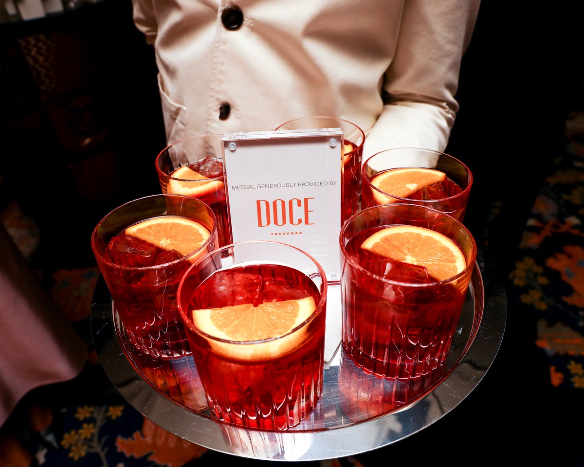 Also can't forget these speciality Mezcal Negroni cocktails, sponsored by @docemezcal, served before sitting down to dinner provided by @nineorchard. Shout out to all our #RxARTPARTY sponsors!