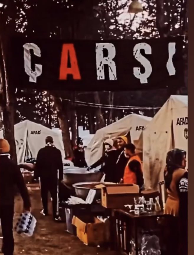 Bir kazan çorba yapalım insanların içi ısınsın diye geldiğimiz Hatay’da şuan 1200 kişiyi konaklayacak çadır kentimiz, 34 çadırlı hastahanemiz bugüne kadar sayısız tır yardımı ve insan yardımı bunlara değinmiyorum bile yazıp çizmek kolay biz yaptığımızı biliyoruz önemli olan budur