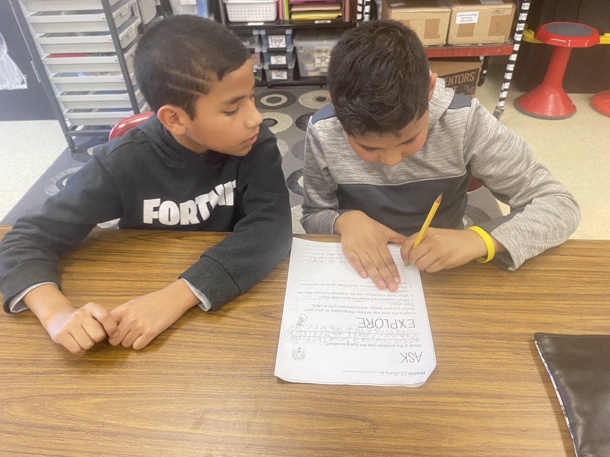 Kelly Thomson tweet media