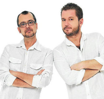 NajeraRetrogame's tweet photo. Y la #Radio dejó de ser como la entendíamos y pasó a ser una vorágine de humor que te ataba a la madrugada impidiéndote dormir. Combinaron humor, teléfono y twitter de una forma magistral.  #LaParroquiaDelMonaguillo @ArturoGCampos,  @elmonaguillo Y Gemma Ruíz. #DiaDeLaRadio2023 https://t.co/pUsShfLUcr
