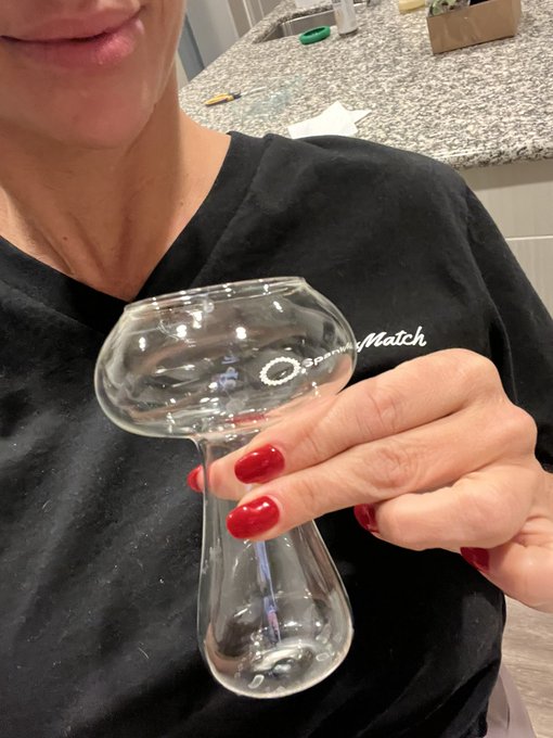 Making my Simps fill this cup up with their spunk and drinking it to prove their loyalty. https://t.co/a6gmjKimqX<a href="/tag/x3show"class="tags"><span>#x3show</span></a>