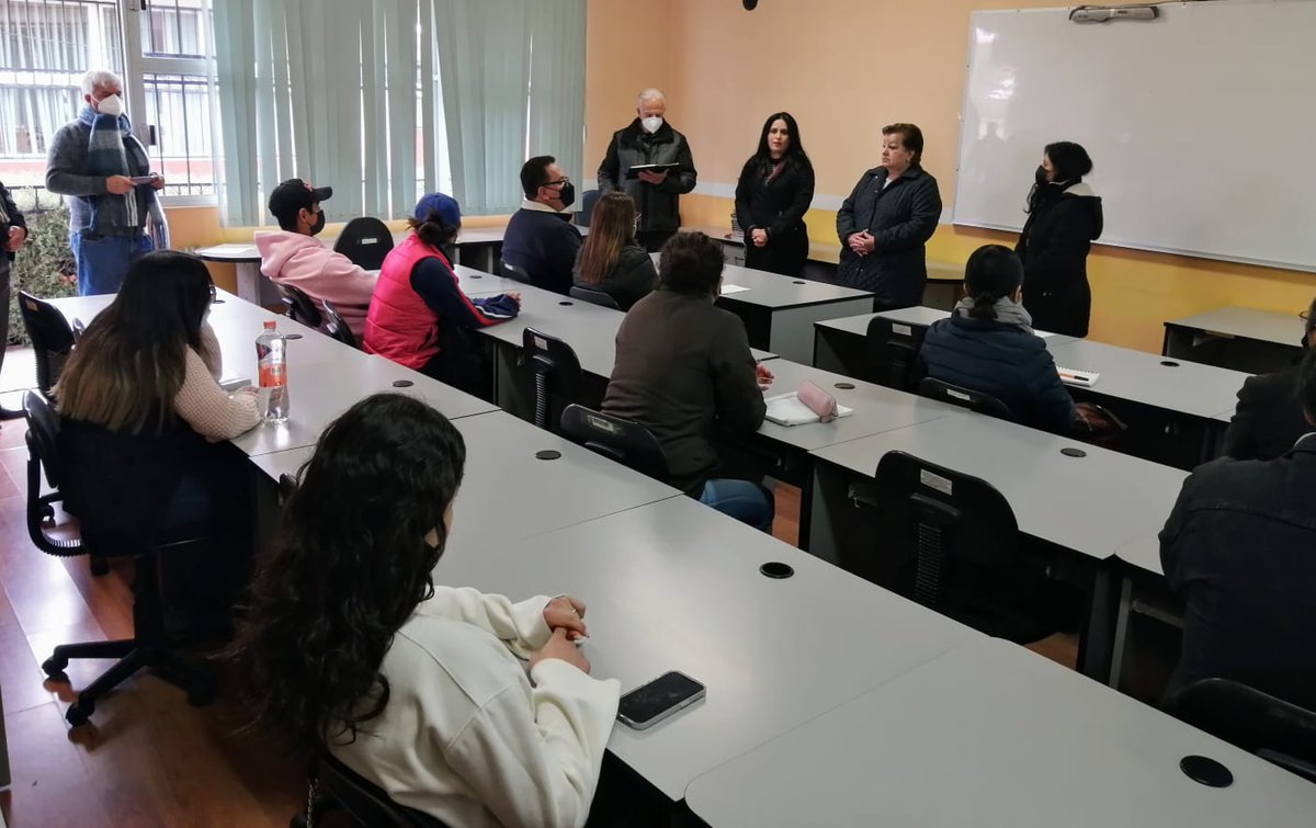 BasicaSEPH's tweet photo. La Mtra. María del Rosario Ramírez Hernández #DGDC y la Dra. Yazmín Téllez Noegueratt #DPC participaron en el arranque del curso de preparación para presentar examen #Toefl.

@natycastrejonv  
#CoordinaciónInglés https://t.co/7mjrntRIMK