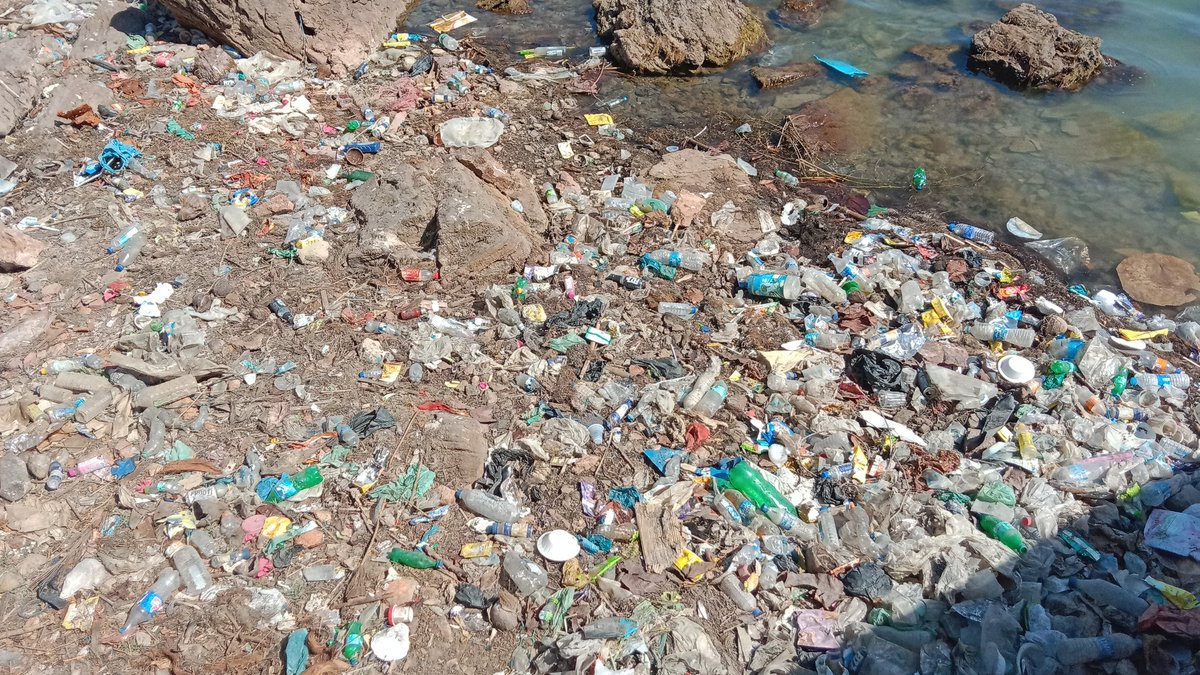 PIYUSHMOHAPATR's tweet image. Plastic every where..unfortunate situation Today picture in Barkul jetty and Kalijai..