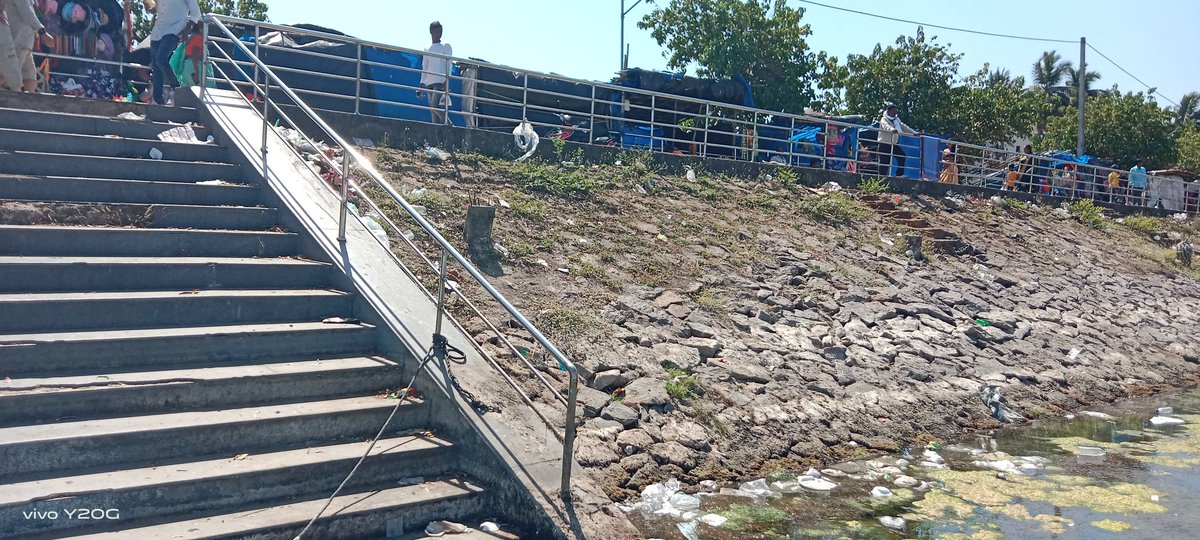 PIYUSHMOHAPATR's tweet image. Plastic every where..unfortunate situation Today picture in Barkul jetty and Kalijai..