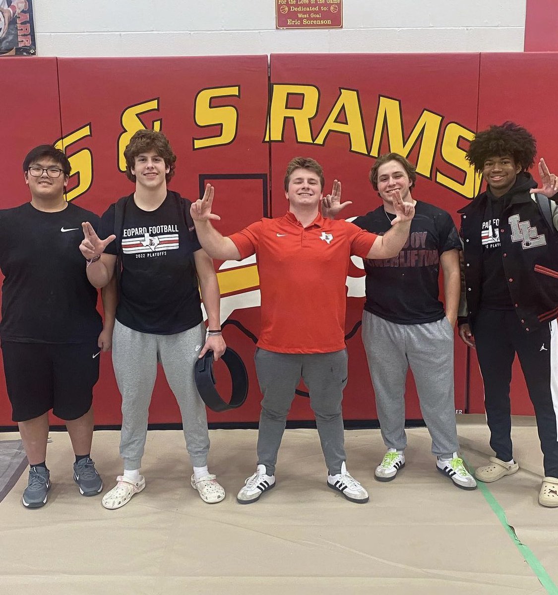 GavinPrince29's tweet photo. I had a great time at my first ever powerlifting meet.
455 squat, 315 bench, and a 415 deadlift. I placed 8th out of 30 lifters in the 198 class with a 1185 lb total. @Lovejoy_Power @leopardfootball  @CoachShawnL @ChrisSmith_33 @yjmcknight @CoachDonnyHOU #RollPards #THSPA https://t.co/c506YkkNbk