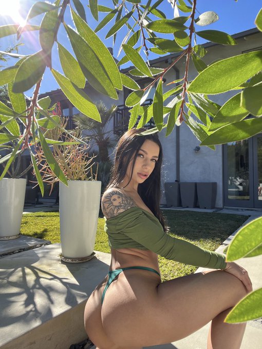 Love is in the air. And my onlyfans is free for new subs right now ? 

✨https://t.co/ylP6zyKmNi✨ https://t