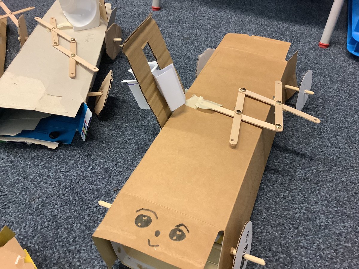 Barfordstpeters's tweet photo. The children in year 2 have been working hard to make their space robots! We have made a three different mechanisms (lifting, spinning and pushing). We can’t wait to show you our finished products soon! #bspDT #bspSTEAM #bspEngineering #bspScience #bspMaths https://t.co/v2NT29qdUT