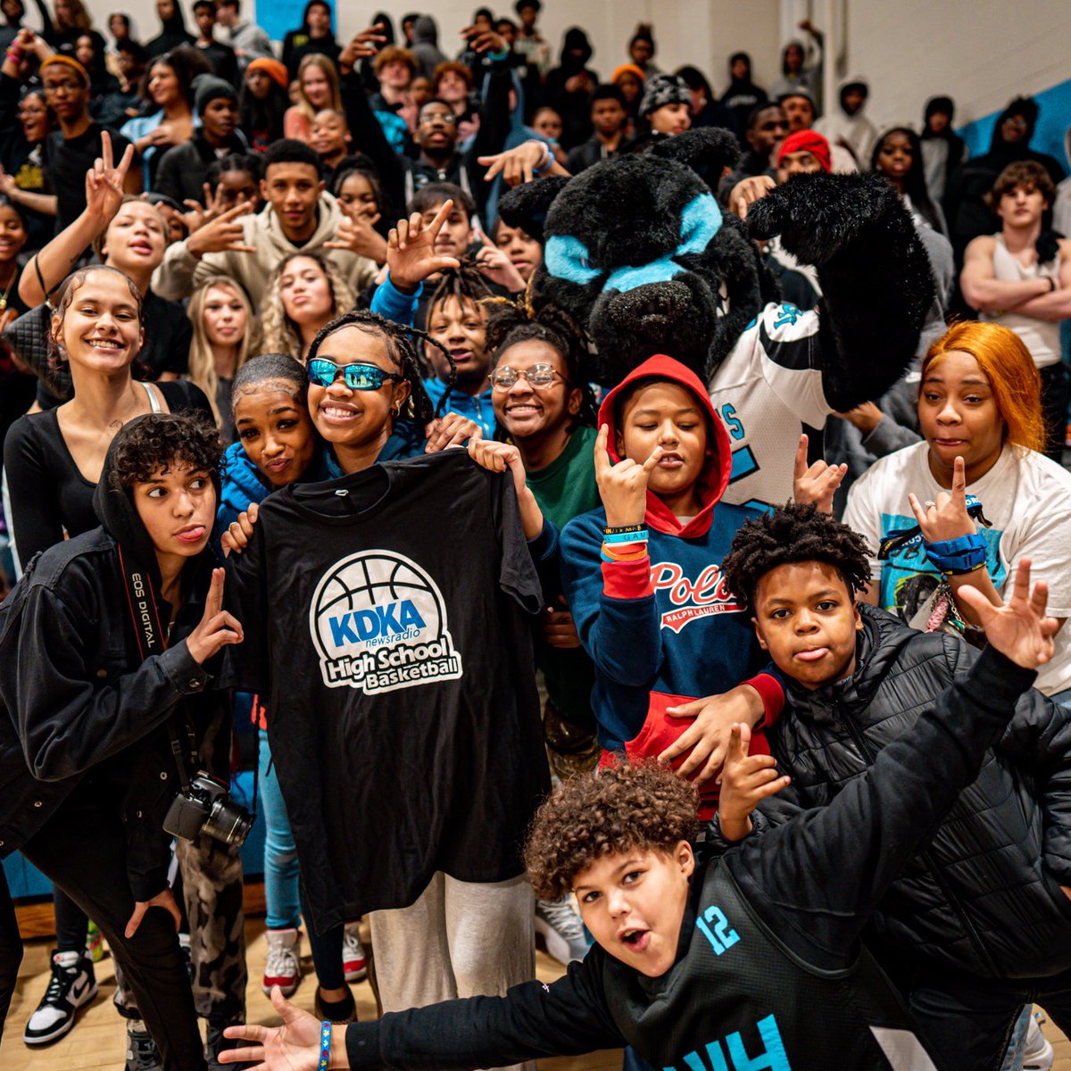 Check out some of our favorite shots from Friday night🔥📸

Presented by <a href="/AHNSportsMed/">AHN Sports Medicine & Performance</a> 

#KDKAHoops #GoNextLevel #WPIAL