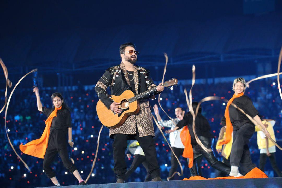 CricMindz's tweet photo. #PSL8 opening ceremony in pictures 

P.C: @TheRealPCB https://t.co/cw8wJA94Pc