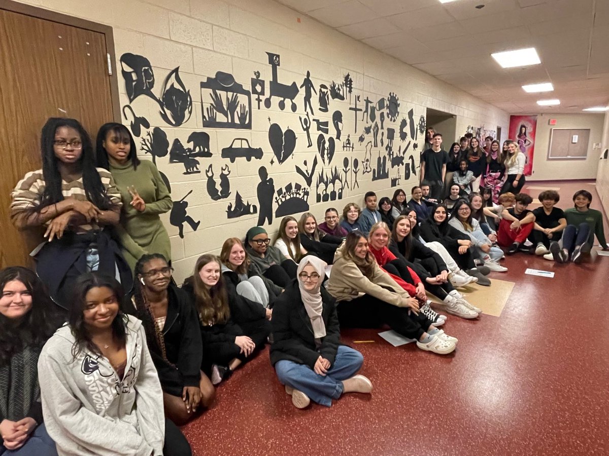 Thank you to @troy_athens teacher Luba Sordyl for facilitating collaboration between us and creating a timely, relevant, and innovative experience for our two classes. I look forward to future co-planning! #BlackHistoryMonth #crosscurricular @mrspeteyahs @troyschools