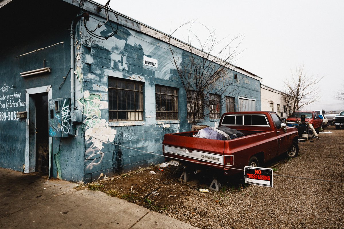 Dotsanity's tweet photo. @moment Took a walk around Austin, TX. #MomentMonday https://t.co/7oLPHRVeHG
