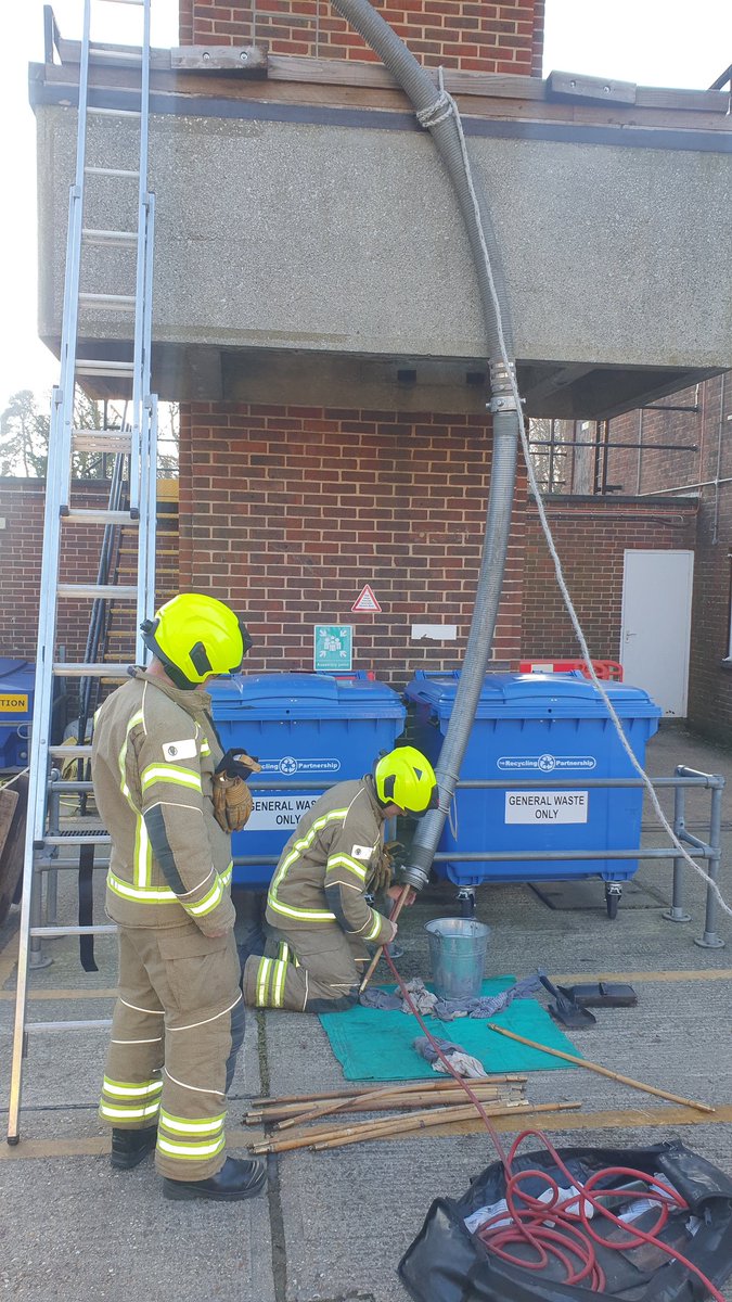 White Watch covering chimney fires with our new recruit Will.
@WestSussexFire 
#alwayslearning #everydaysaschoolday