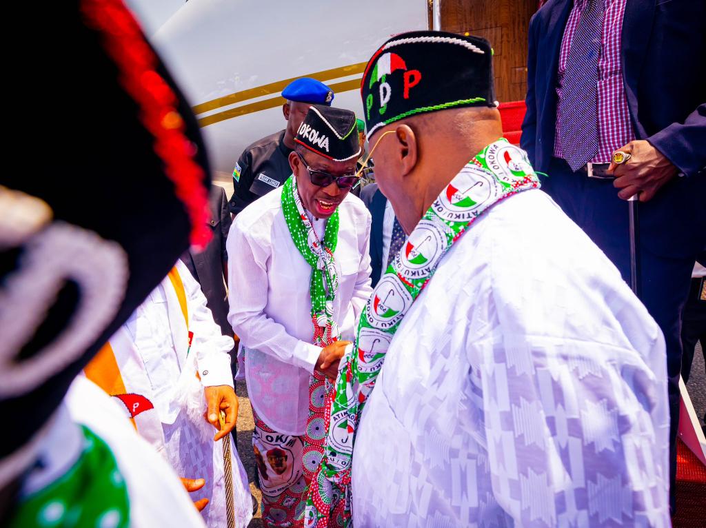 Abdyekeen_Bash's tweet photo. The education of our dear young ones and setting up small-scale businesses to empower Nigerians will be @atiku and @IAOkowa's main priorities.
Dear Nigerians let us #RecoverNigeria with His Excellency Atiku Abubakar and #VotePDP at all levels...
#RecoverCrossRiverWithPDP https://t.co/A2LxzEkYAl