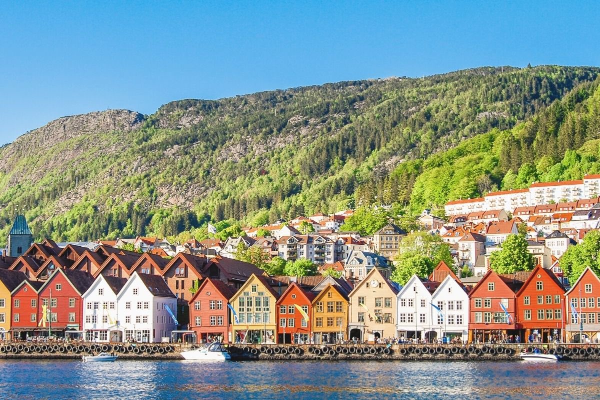 Excited to share that I will be presenting an oral talk and a poster at this years #ECCWO5 conference in Bergen, Norway on my thesis research:

‘Climate Change co-stressors and their effects on the biological, physiological and genomic responses of juvenile Pacific oysters!’ 🇳🇴🦪