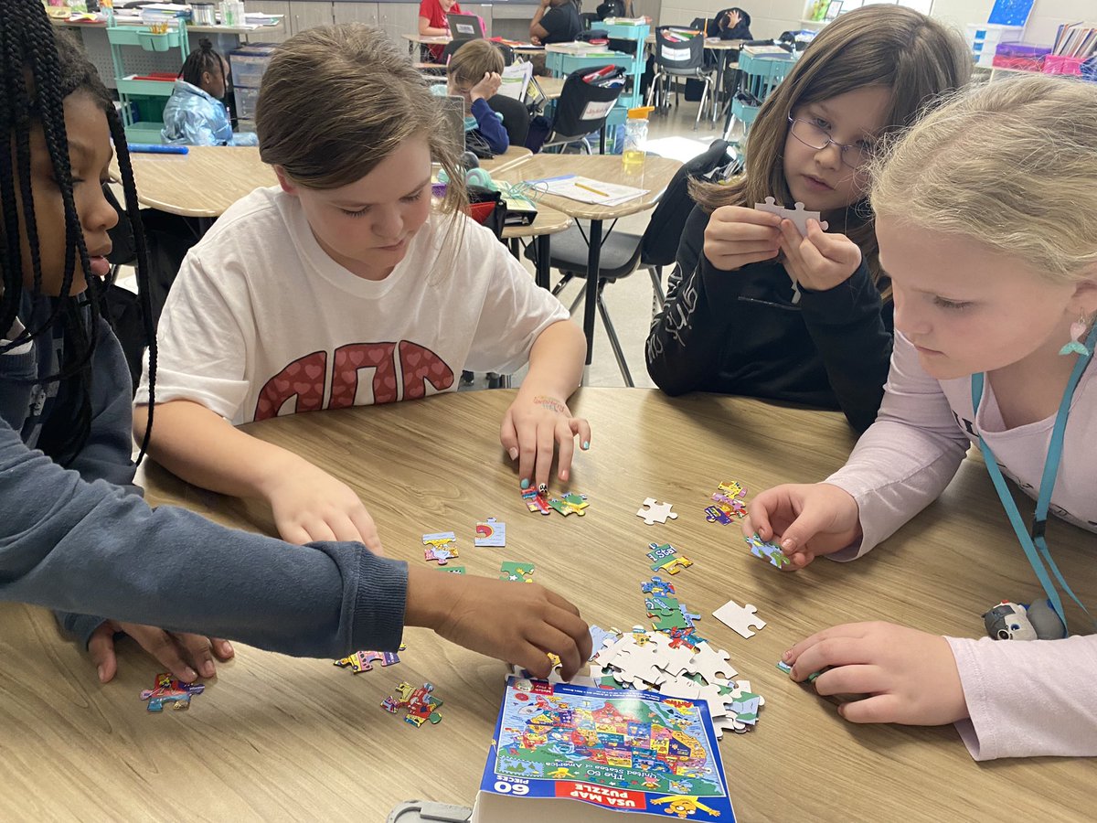 Reverse #Pangea to begin our #animaladaptations #PBL <a href="/SycamoreElem/">Sycamore Elementary</a> #limitless