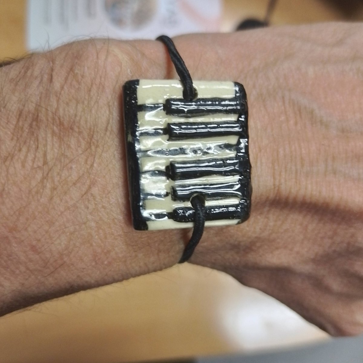 Un any més hem fet les polseres de la marató de piano de l'Escola Municipal de Música d'Esplugues! 🎹 🎶

#escolaceramicaesplugues #escoladibuixesplugues #joieriaceràmica #joieriaartesanal #puigcoca