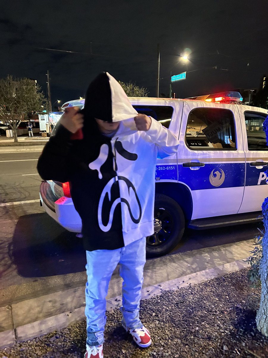 lilcrypto's tweet photo. @KodakBlack1k Phx be too poppin get to poppin shots https://t.co/PWG9YA3r4G
