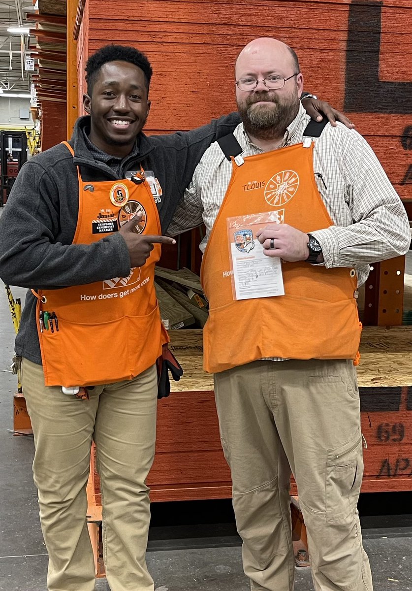 I want to give a HUGE thank you to Mr. Louis, a hardware associate here at store 0810! Louis has shown what it means to live our values by ‘Taking Care of Our People’ and keeping his eyes open for safety violations throughout the workplace, and keeping us safe! Thank you Louis!🎉