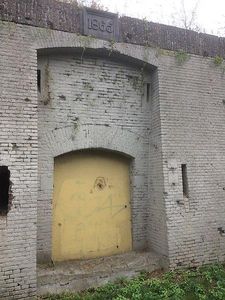 Arnhemoorlog's tweet photo. Fort Westervoort is in 1865 als sperfort bij de spoorbrug over de IJssel bij Westervoort gebouwd. Het fort ligt ten oosten van Arnhem. Anders dan de naam suggereert is het fort gelegen in de gemeente Arnhem. https://t.co/AfJUi3T2Xq