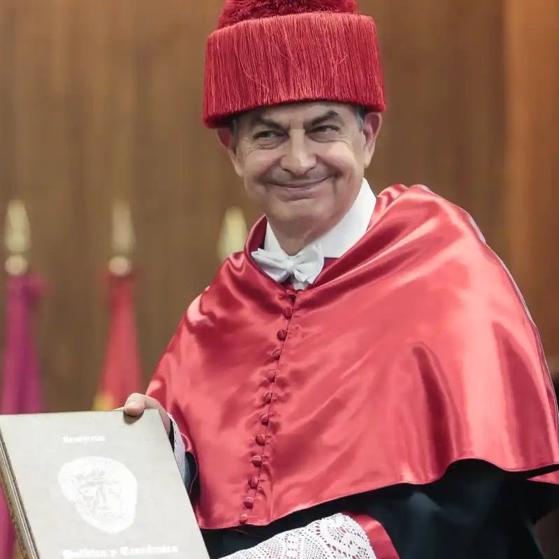 PedroOtamendi's tweet photo. José Luis Rodríguez Zapatero ha sido investido Doctor 'Honoris Causa' por  la Universidad de León. https://t.co/ckbZMN9Krj