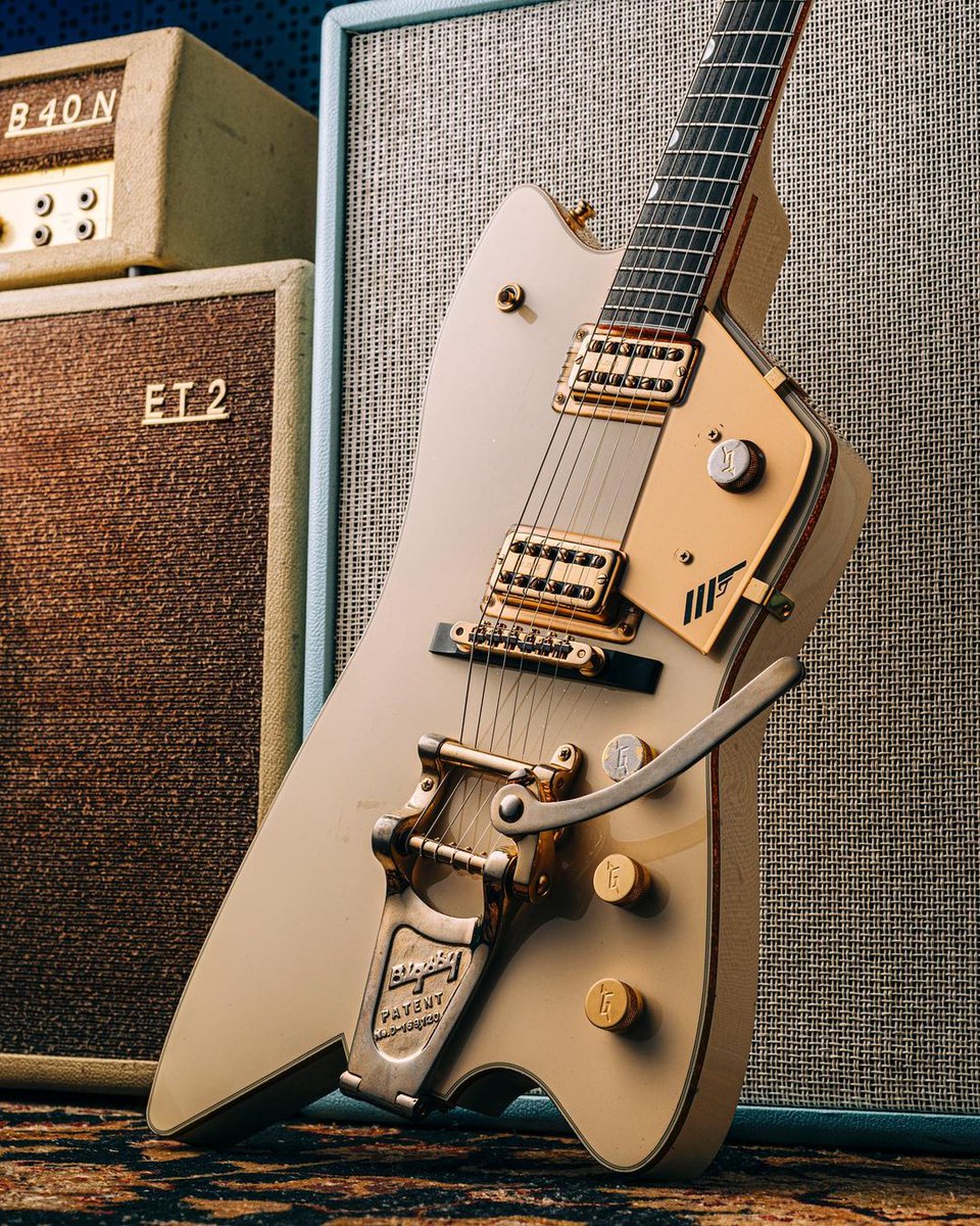 muerdekeroyo on Twitter "Jack White’s Gretsch BillyBo Jupiter