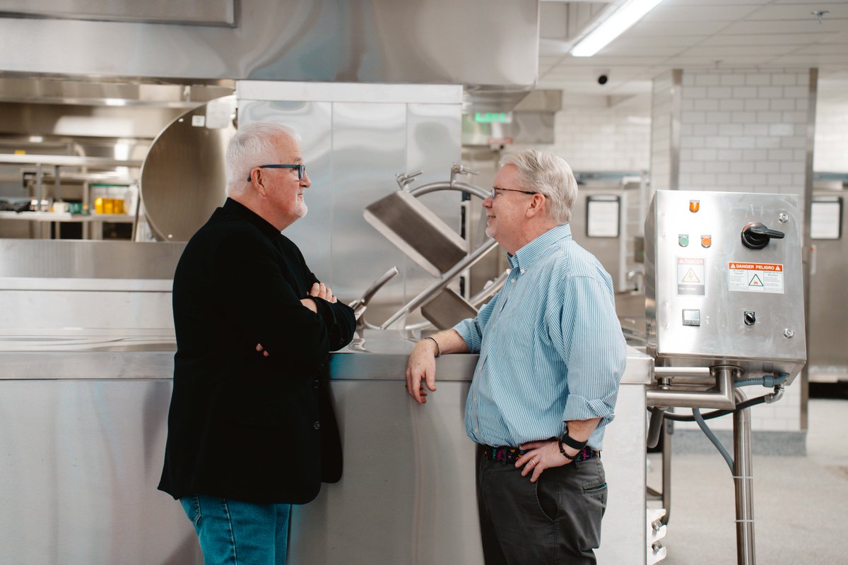 dcck's tweet photo. It was a thrill to show @robertegger around the #KleinCenter for Jobs &amp; Justice when he was in DC last week. What an incredible journey it has been from that small kitchen on Florida Ave! #BringingtheKitchenHome #HungerFighters #RelentlessIncrementalism 💪 https://t.co/ML6digubcj