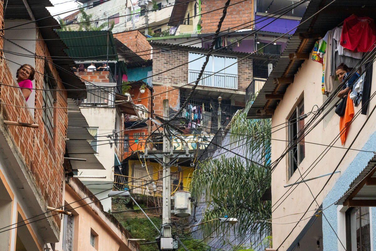 "I’ve never been to a place where I felt so constantly under observation"

Peter van Agtmael explores surveillance culture in Medellín, Colombia: bit.ly/3YL5LDz

Multimedia collaboration with <a href="/EdgelandsInst/">Edgelands Institute</a> &amp; <a href="/CodaStory/">Coda Story</a>.
 
© <a href="/pvanagtmael/">Peter van Agtmael</a> / Magnum Photos