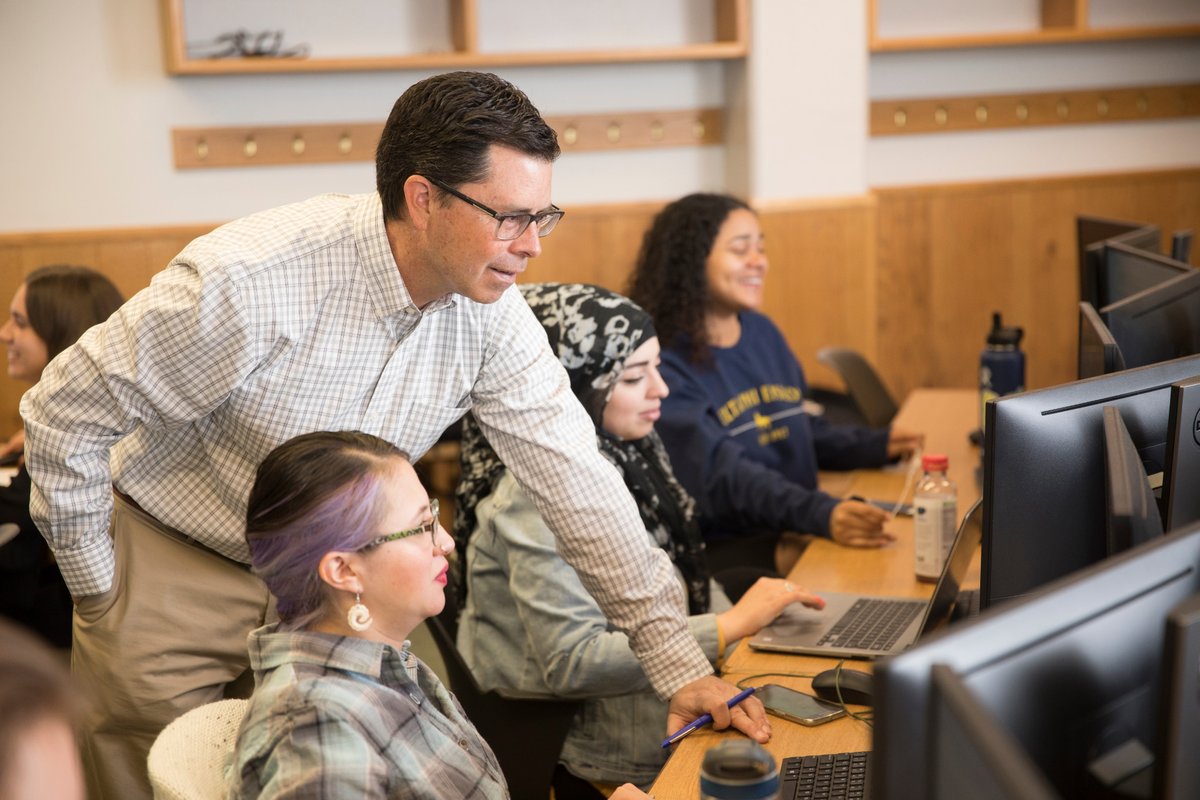 #LumberjackSpotlight 💛 Teaching Professor in the NAU Department of Sociology, James Bowie, who studies trends in logo design and branding, recently spoke on National Public Radio’s “Marketplace” on the new Kia logo: bit.ly/3IXxyw0