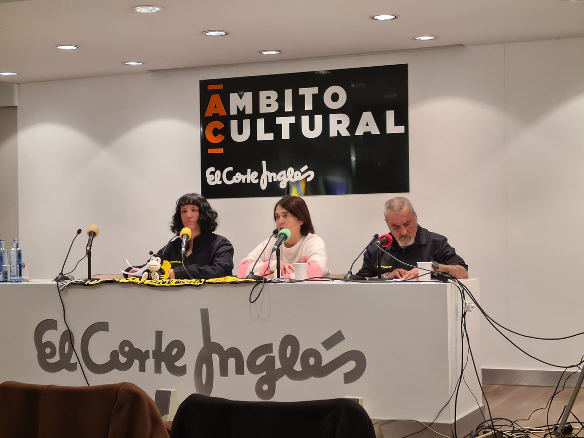 AbejarRadio's tweet photo. DIA MUNDIAL DE LA RADIO📻 🐝💪
Muchas gracias amig@s por acompañarnos en nuestro día #Contraelestigma #RadioInclusiva 
@jvisus @ortizremacha @imanolsanchez @ambitocultural @elcorteingles @HHVoluntarZgz @estigma0zgz #AnaEsteban https://t.co/kskxibQkqj
