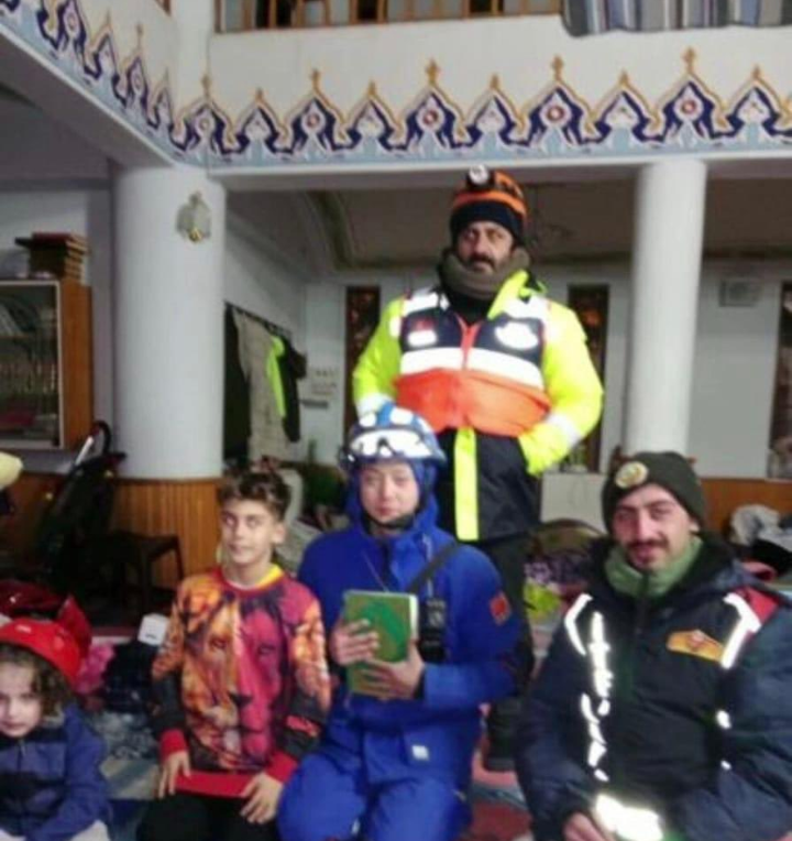 Arama kurtarma çalışmaları için Malatya'ya gelen Çinli ekip üyesi Müslüman oldu. Jun Cang'ye Yusuf ismi verildi.