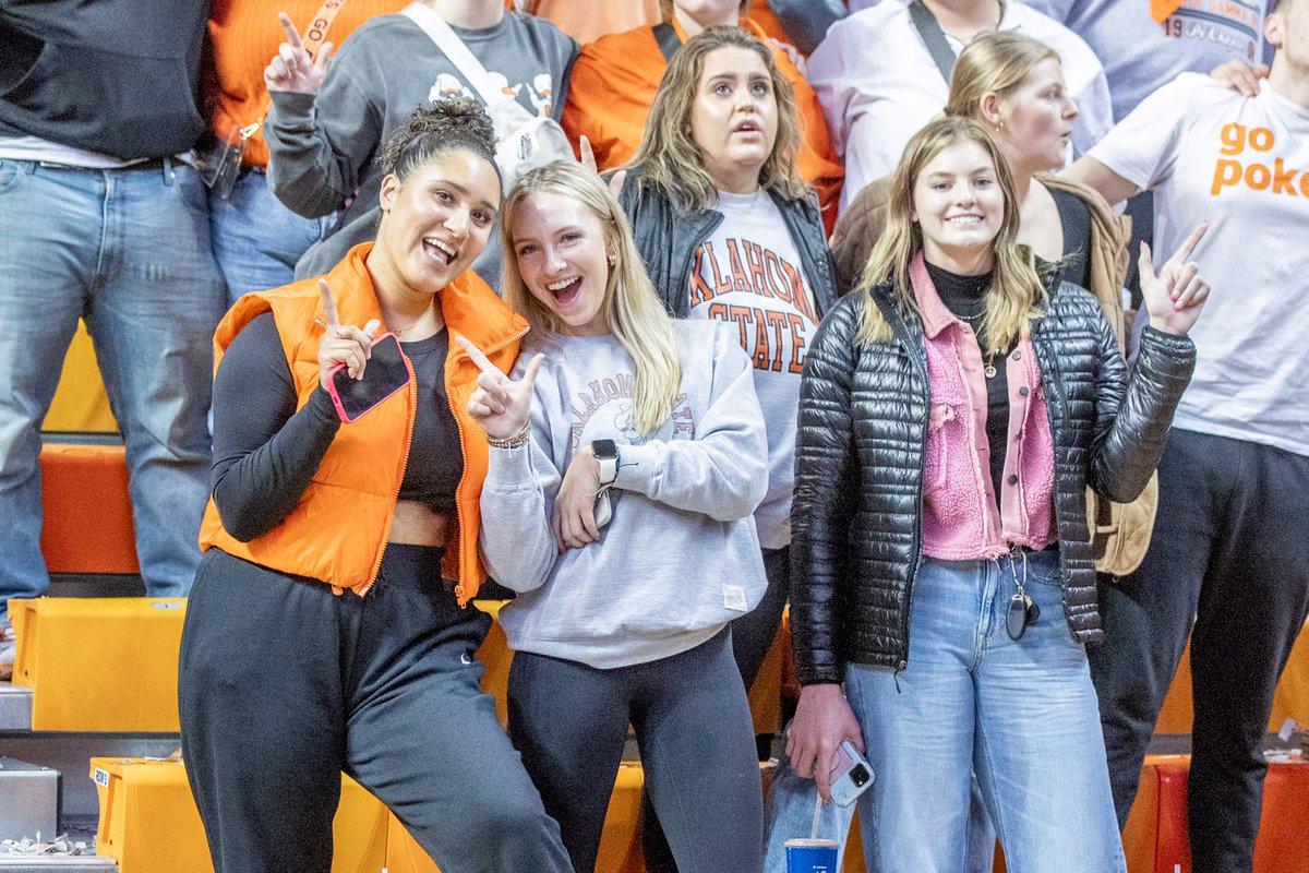 OSUMBB's tweet photo. WOMEN👏DO👏NOT👏WANT👏FLOWERS👏THEY👏WANT👏BASKETBALL TICKETS👏JUST👏TRUST👏US👏ON👏THIS👏BRUH👏

#GoPokes I https://t.co/z3XyHlPRyM https://t.co/LVezSZE3Na