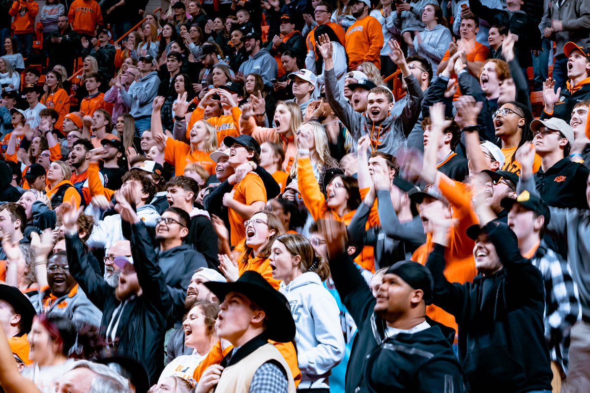 OSUMBB's tweet photo. WOMEN👏DO👏NOT👏WANT👏FLOWERS👏THEY👏WANT👏BASKETBALL TICKETS👏JUST👏TRUST👏US👏ON👏THIS👏BRUH👏

#GoPokes I https://t.co/z3XyHlPRyM https://t.co/LVezSZE3Na