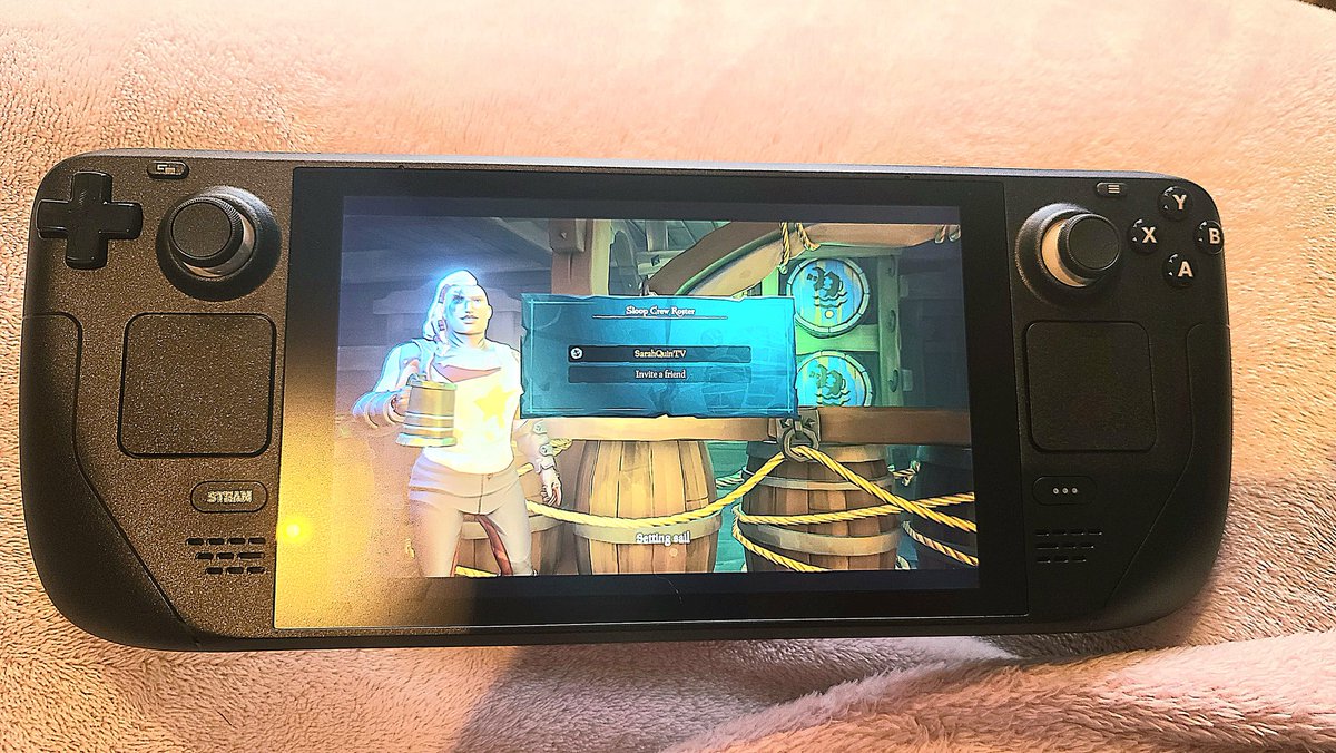 SarahQuinTV's tweet photo. Sitting on the couch playing #SeaOfThieves This is addiction 😅 https://t.co/RS4BTsXHhw