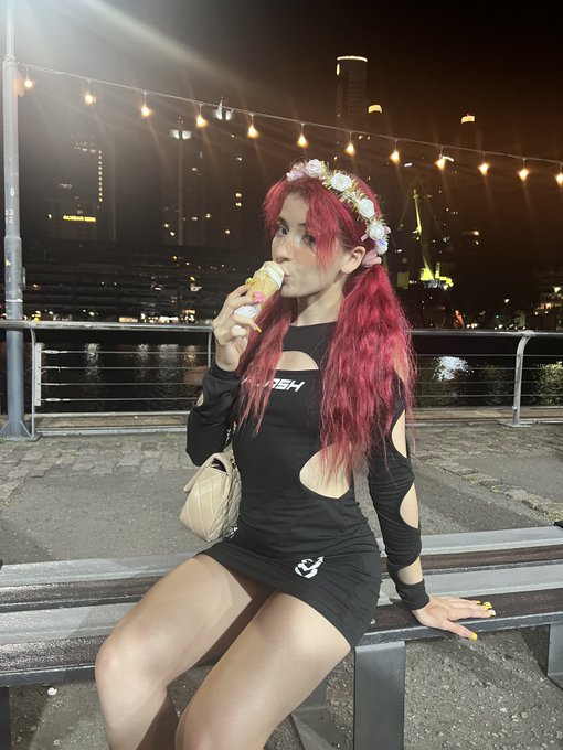 1 pic. 🍦 https://t.co/PfD6J92Gfx