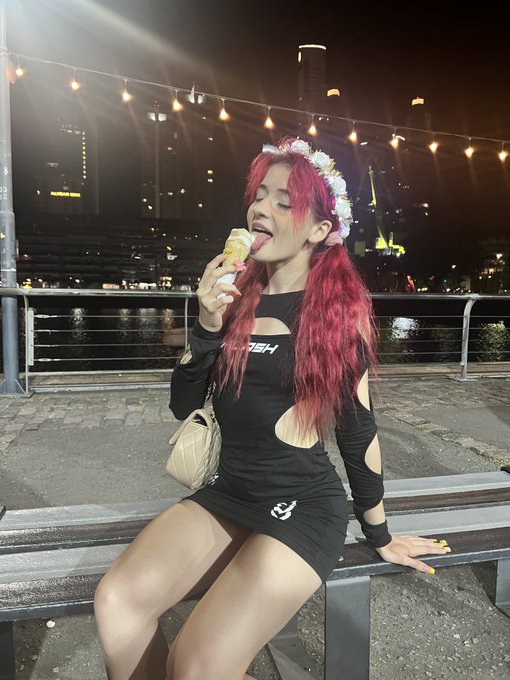 2 pic. 🍦 https://t.co/PfD6J92Gfx