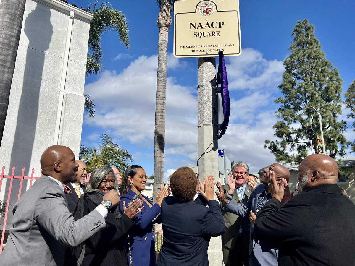 This weekend we made history and unveiled the first NAACP Square in the country!

In the spirit of unity, inclusion &amp; celebration, we came together with leaders &amp; community members throughout the district to uplift the Black community in the One-Five. 

We're stronger together.