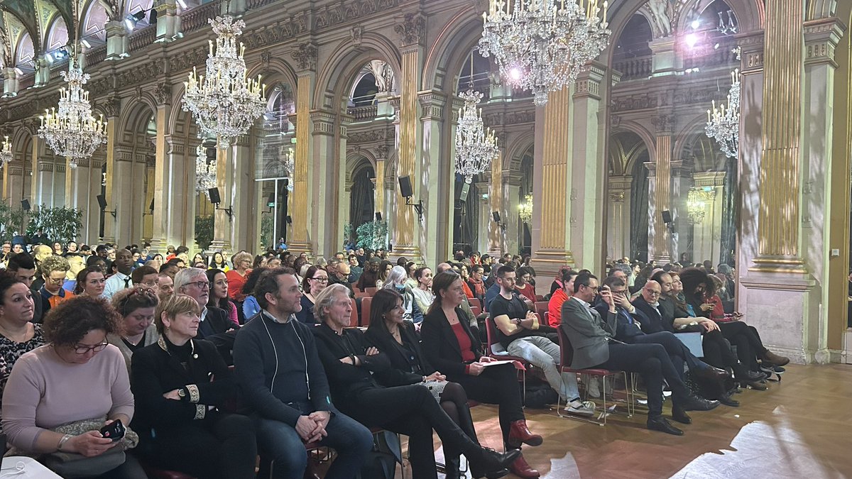 leafiloche's tweet photo. 🌙 Avec les partenaires et les volontaires de la Nuit de la Solidarité pour la présentation des premiers résultats de cette sixième édition.

L'occasion de remercier chacun•e d'entre elles et eux, pour sa mobilisation, quel que soit son rôle lors de cette #NuitQuiCompte. https://t.co/soe0d3xQm9