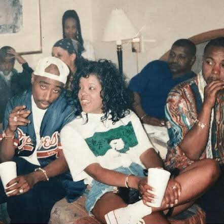 From Left to right ->2 Pac, Ayanna Jackson (who accused him of rape) ,behind him is Haitian Jack (had him set up, robbed & shot him at Quad Studios), next to him was his manager who set him up to be killed. 9 out of 10 u r surrounded by your enemies. #RIPAKA Don Design , AKAs
