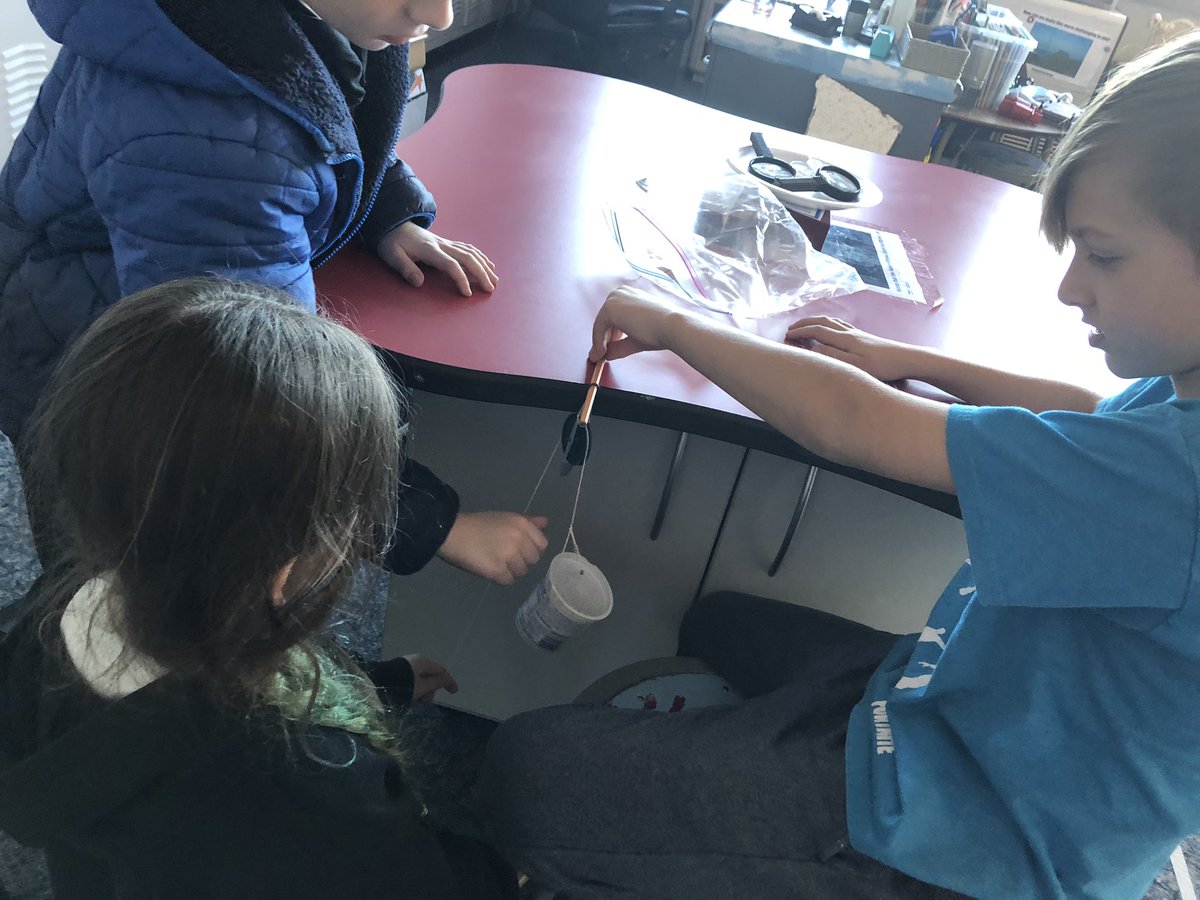 CurreyScience's tweet photo. Simple machines: the pulley! https://t.co/RyBW0VcMf4
