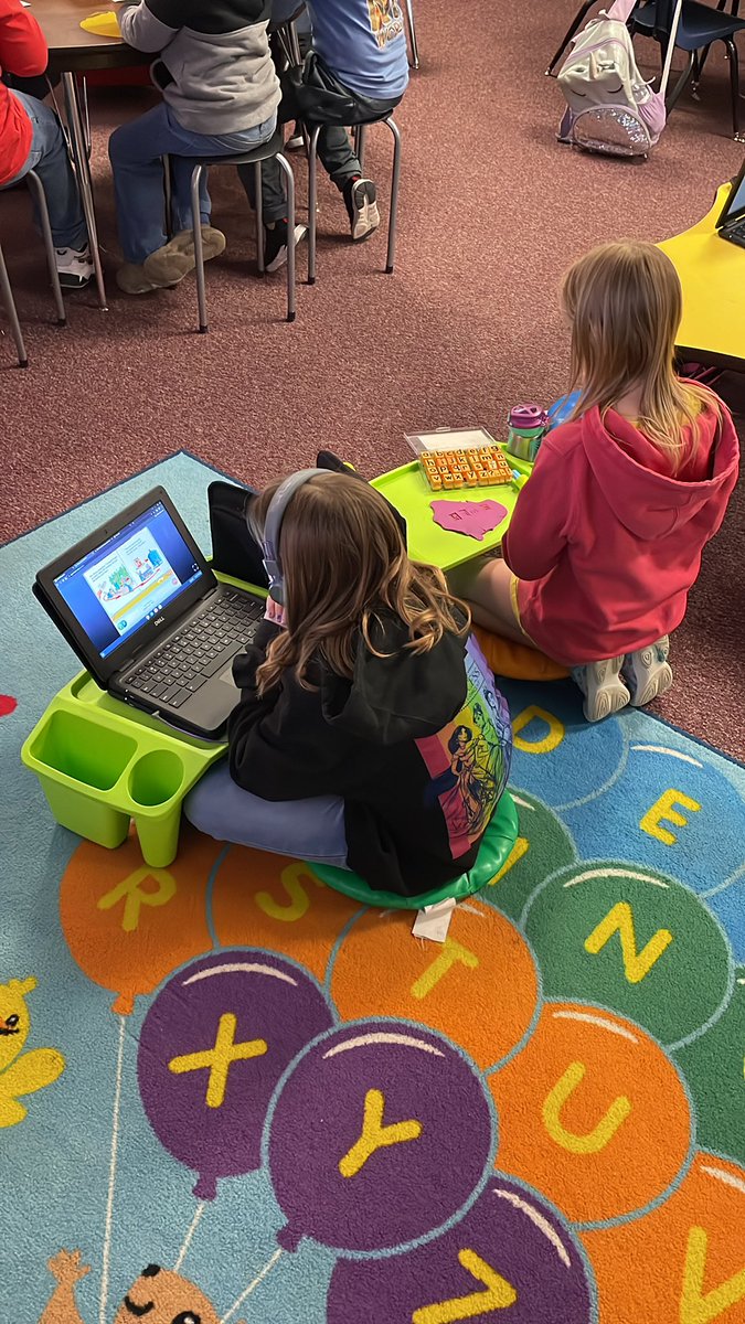 <a href="/BraddockKaitlyn/">Kaitlyn Donner</a> rocking her guided reading lesson! A true blended classroom at its best. 🙌🏻 Utilizing student data to drive instruction, work stations, and student agency. <a href="/PeaseMustangs/">Pease Elementary</a> <a href="/ArrottMicah/">Micah Arrott</a> #buildingpease