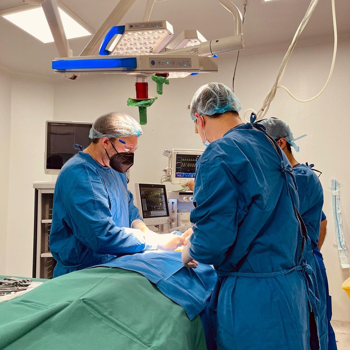 HospitalPSB's tweet photo. Un saludo especial en su día a nuestros doctores maxilofacial.
#HPSB #SALUD #SANBERNARDO #MAXILOFACIAL https://t.co/AwrbFkYdHz