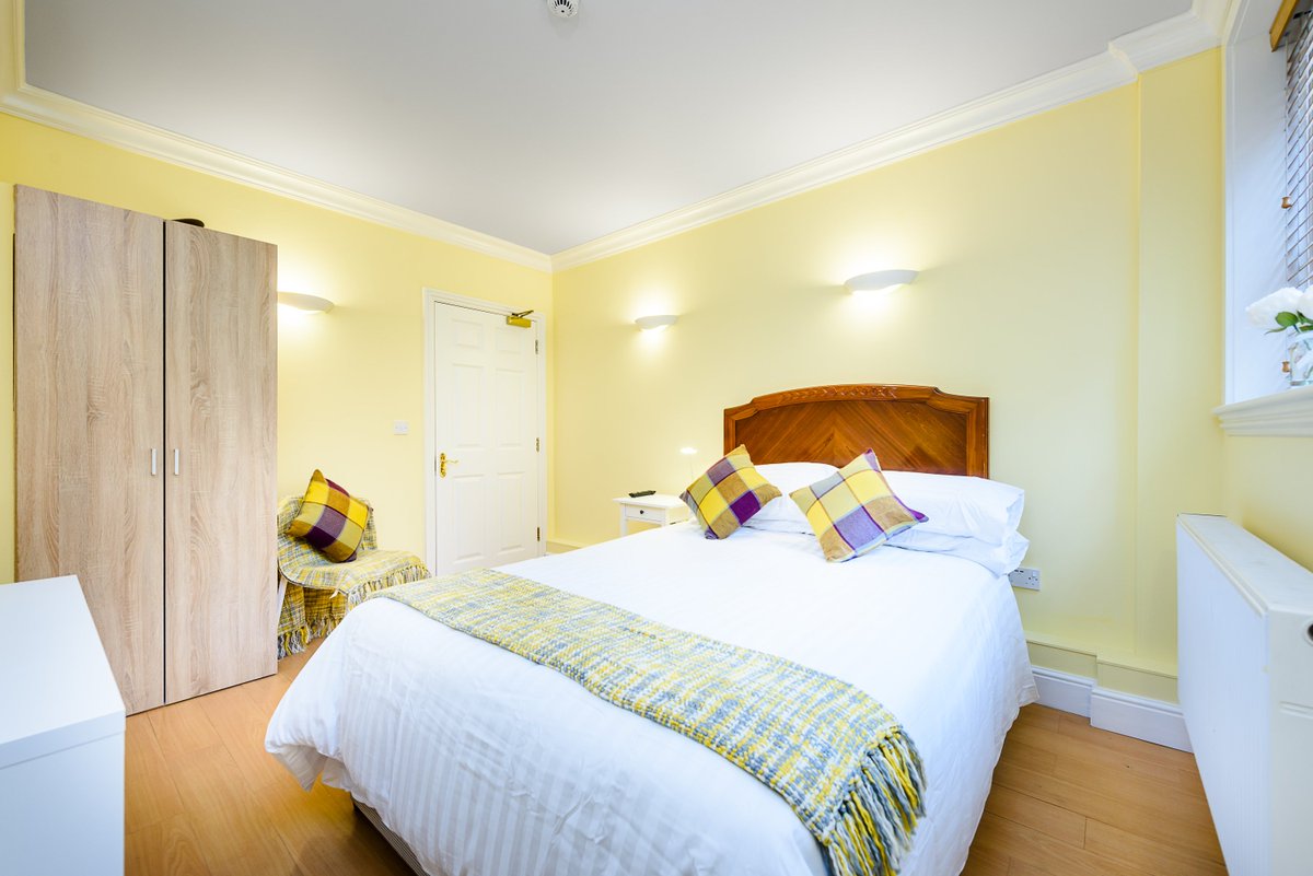 norwichaccommo1's tweet photo. Riverside road offers the perfect location for business travellers visiting Norwich, as it is just a few minutes walk from the train station. To book a room, visit https://t.co/LFKS5QWicy

#norwich #norwichproperty #airbnb #accommodation https://t.co/VFeq3zOYZj