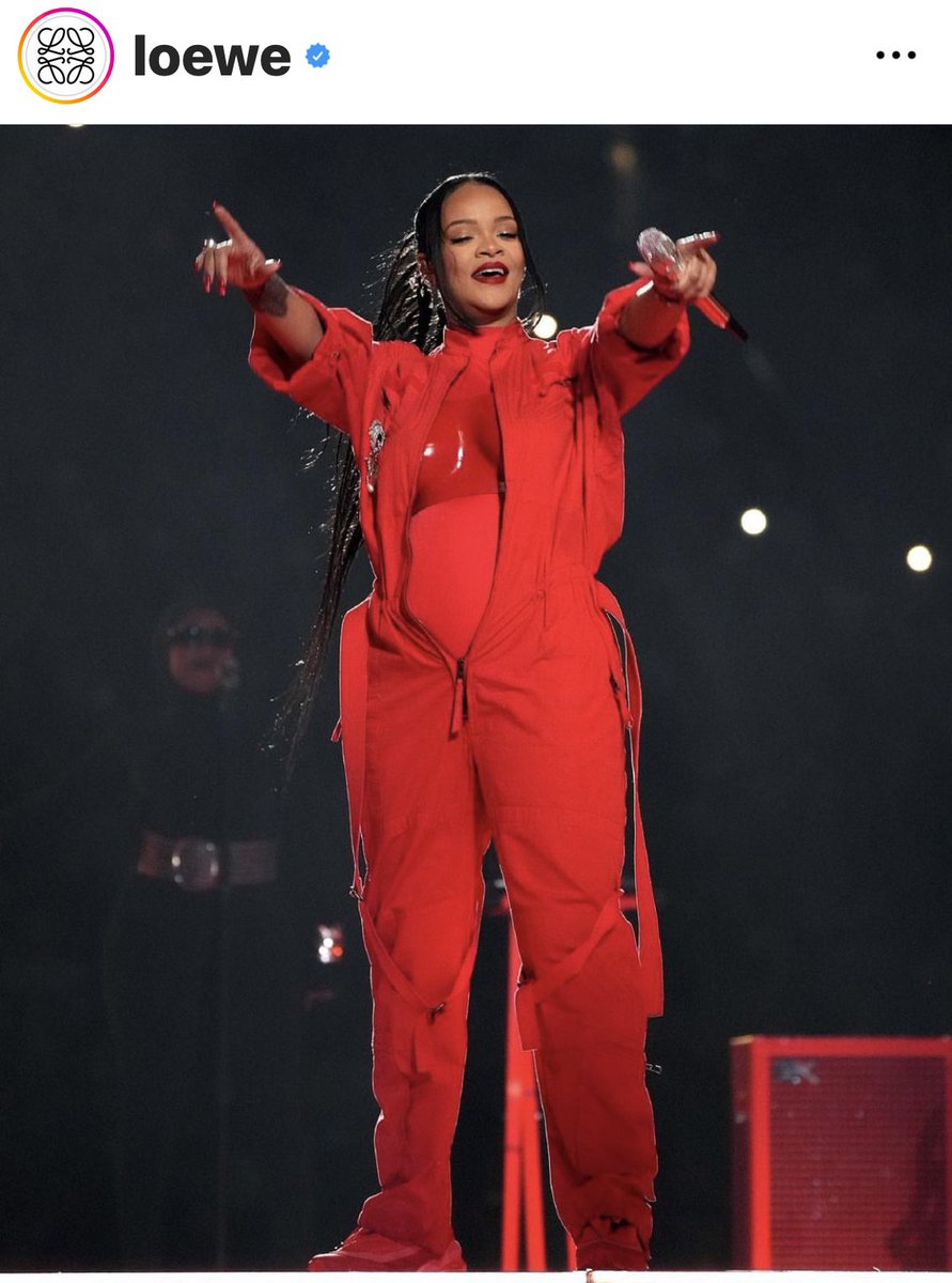 bigwanderson1's tweet photo. We are so proud of Jonathan for designing Rihanna’s outfit for Super Bowl halftime show. Unbelievable ❤️ https://t.co/nwYN7KK4BM