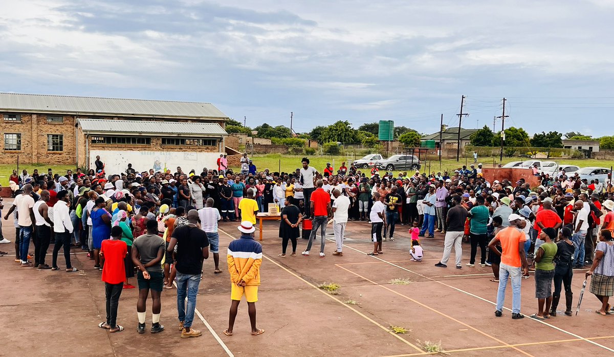 EFF_Nkomazi's tweet photo. ♦️In Case you missed it♦️

Cllr Mafia Fane held a meeting with the people of Ward 11 to discuss a way forward on challenges of Water, recruitment for #USAVE supermarket, and the forthcoming @EFFSouthAfrica #NationalShutdown on the 20th of March. 

We lead with our people. https://t.co/2sLiXg2Fl6