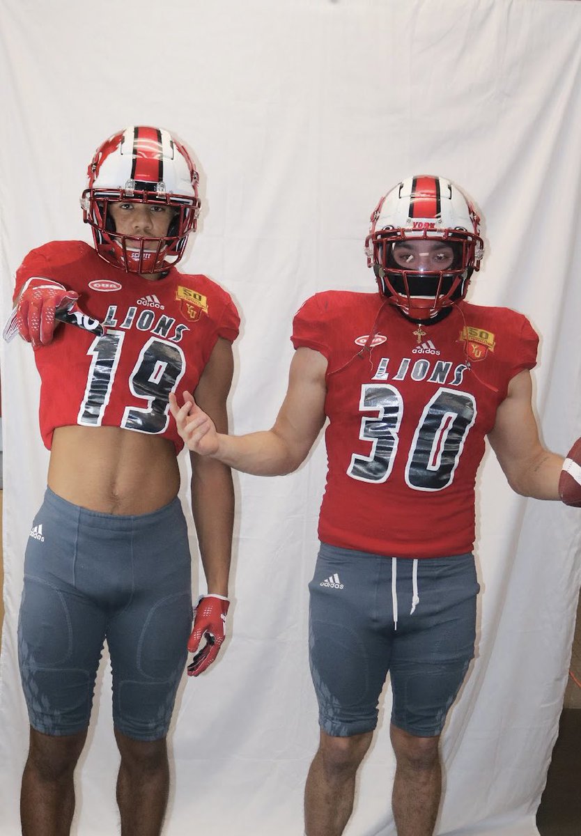 Thanks @CoachGriffithYU <a href="/SnapChap94/">Mack Chapman🦁</a> <a href="/coachokpro/">Sammy Okpro</a> for the amazing visit!! #lions ⭐️⭐️