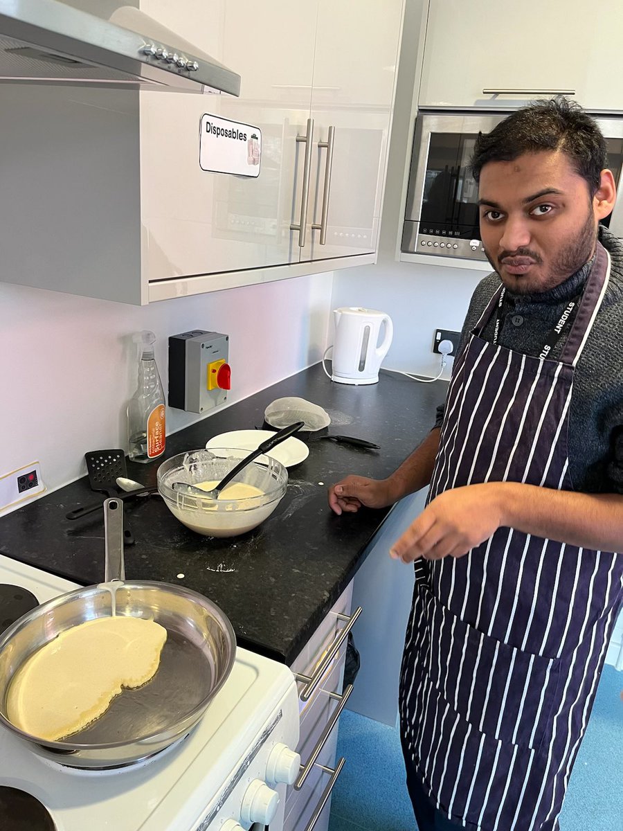 Gateway_LLW's tweet photo. It’s an early pancake day today at college! #healthy #breakfasts #flippingfun. https://t.co/5hMYnCmC9y