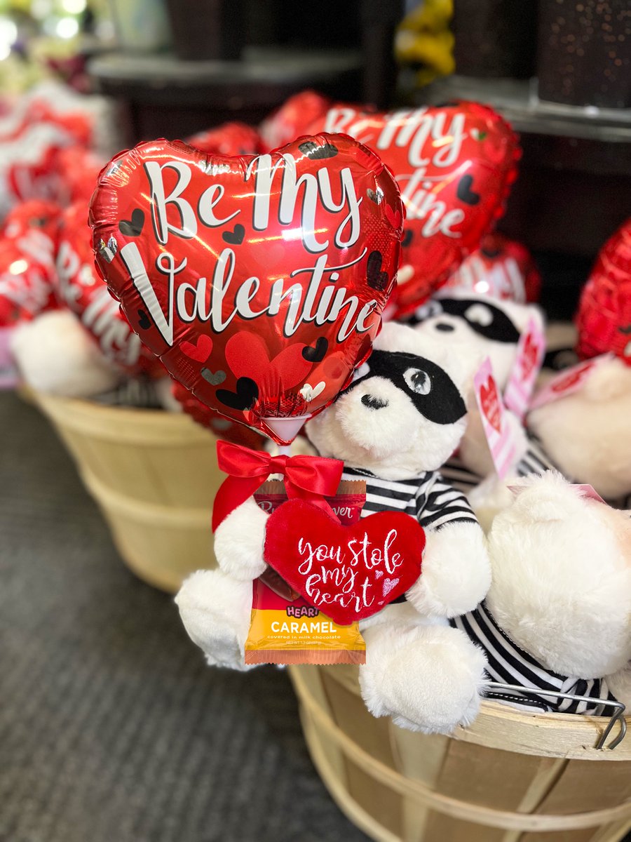 AerialBouquets's tweet photo. @HEB is full of love this Valentine’s Day…visiting the Austin, TX stores has us swooning over their selection of Valentine’s Day Balloons &amp; Candy Gift Items!  There’s still time to grab your last-minute gifts, @HEB has everything you need to show your love this holiday season! https://t.co/8LT3vqnBYq